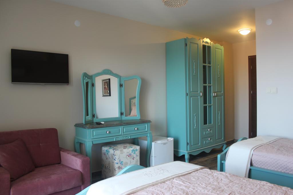 Niluefer Butik Otel (Adults Only) Ayvalı الغرفة الصورة