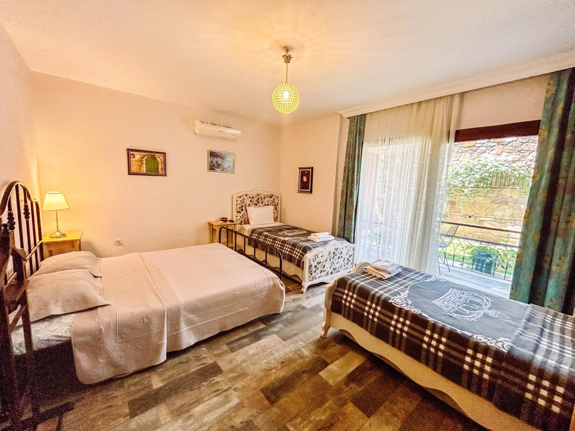 Niluefer Butik Otel (Adults Only) Ayvalı المظهر الخارجي الصورة