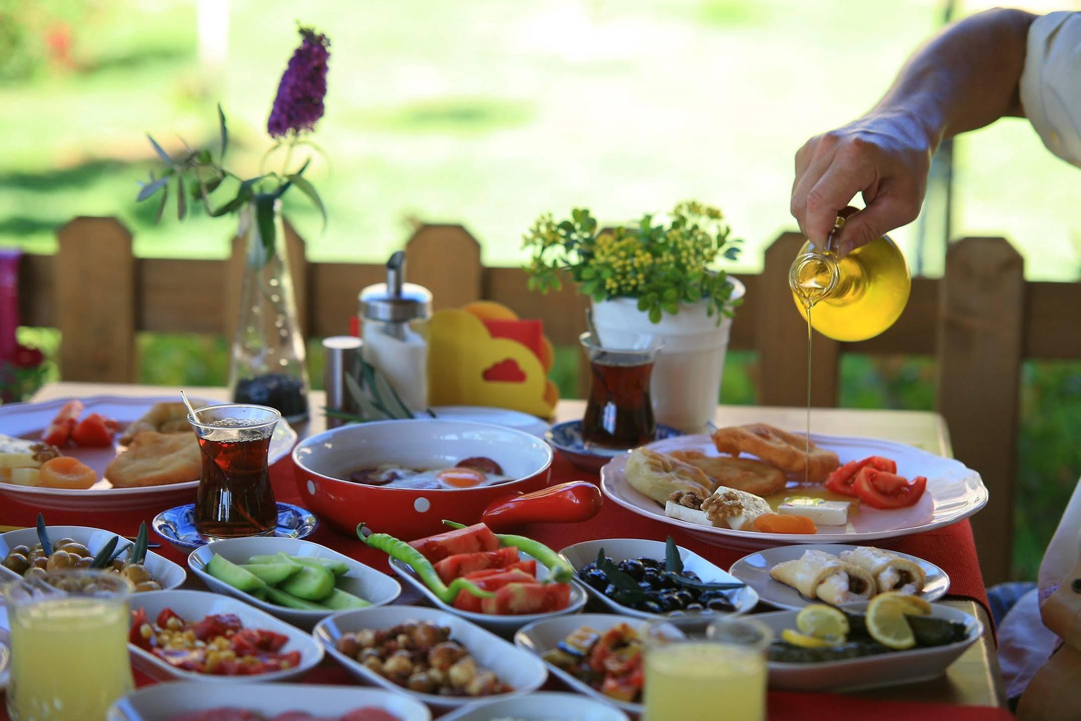 Niluefer Butik Otel (Adults Only) Ayvalı المظهر الخارجي الصورة